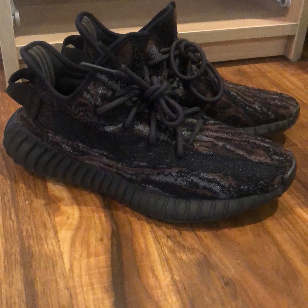 Adidas YEEZY boost men’s 6.5